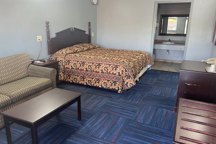 Room 11 of 25