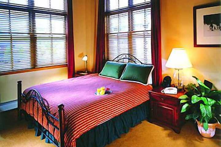 Zephyr Mountain Lodge