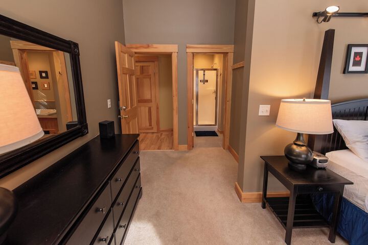 Room 40 of 142
