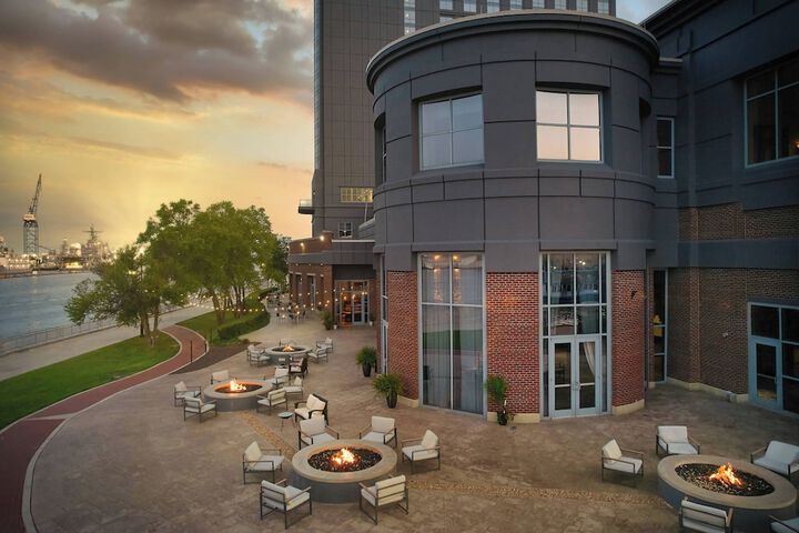 Renaissance Portsmouth-Norfolk Waterfront Hotel