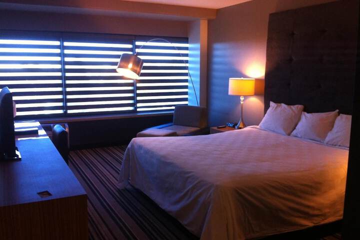 Room 25 of 40