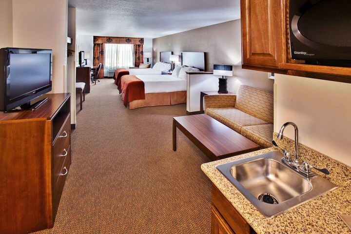 Room 9 of 30