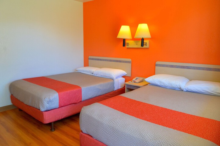 Room 33 of 34