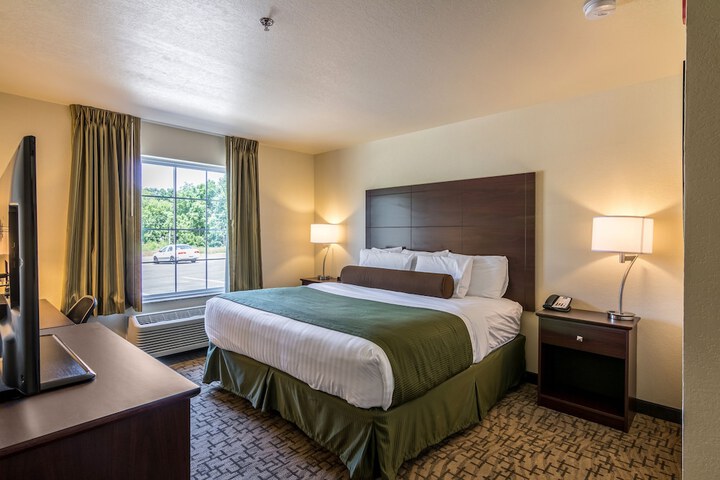 Room 34 of 40