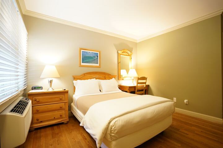 Room 7 of 33