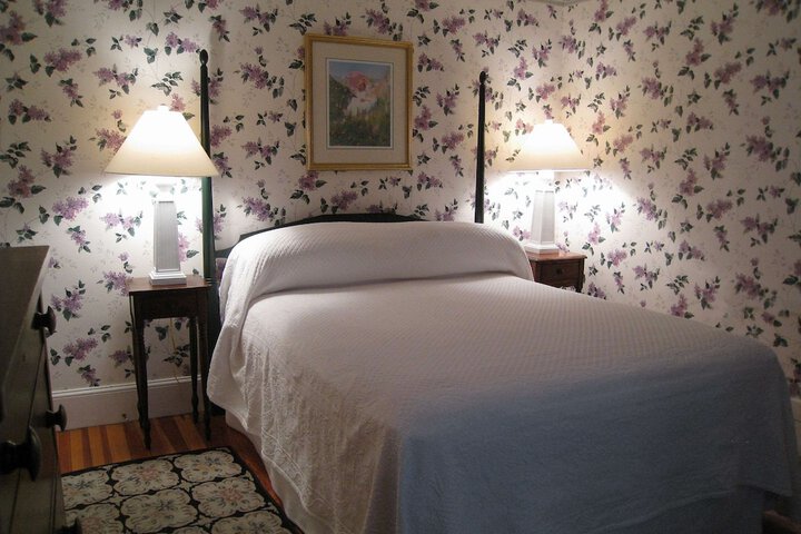 The Colony Hotel