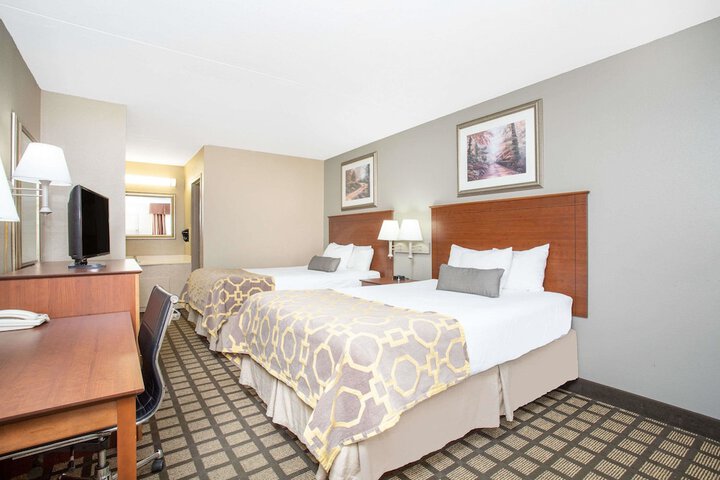 Room 10 of 26