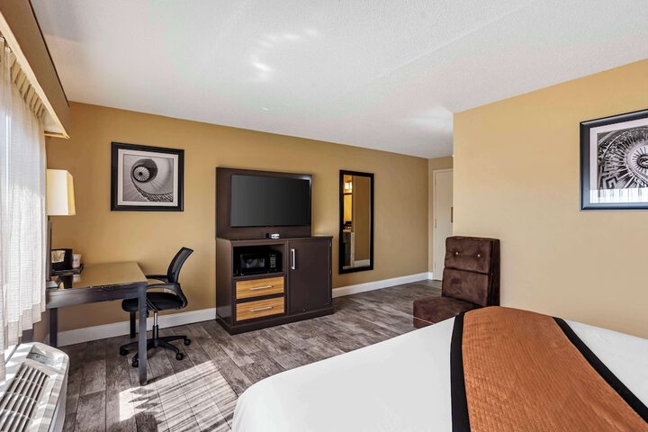 Room 12 of 49