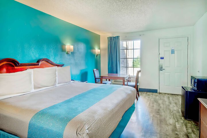 Motel 6 Grand Rivers KY