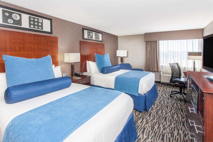 Wyndham Garden Elk Grove Village / OHare