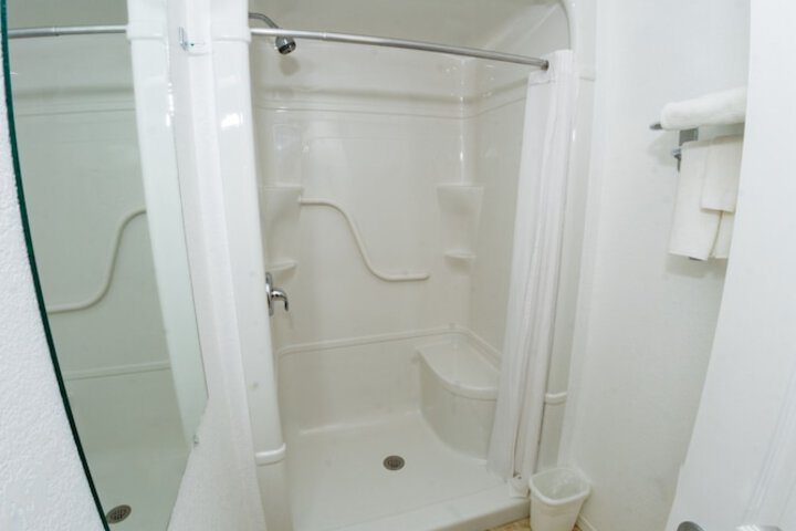 Room 14 of 16