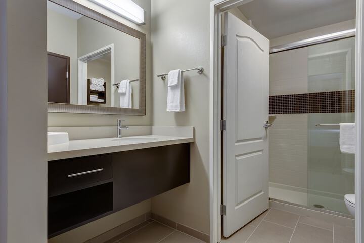 Staybridge Suites St. Louis - Westport by IHG