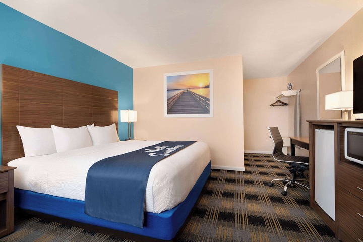 Room 20 of 37