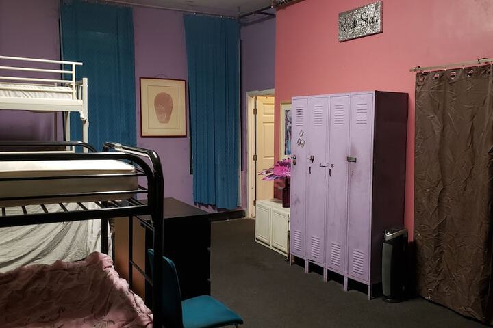 Room 6 of 14
