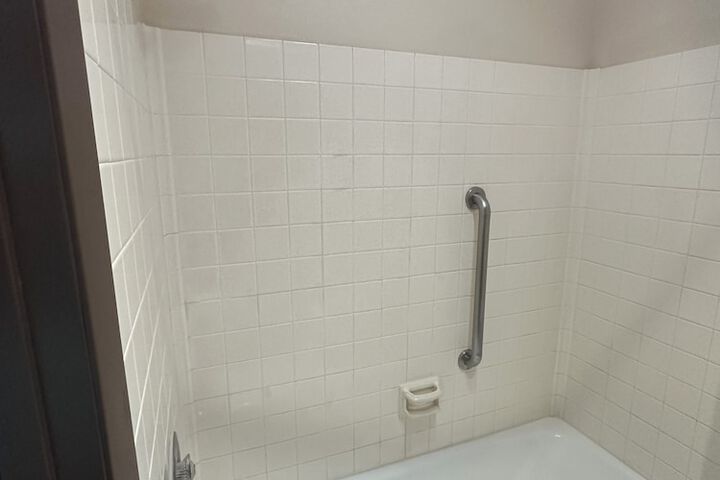 Room 119 of 163