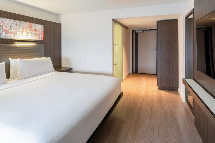 Room 10 of 45
