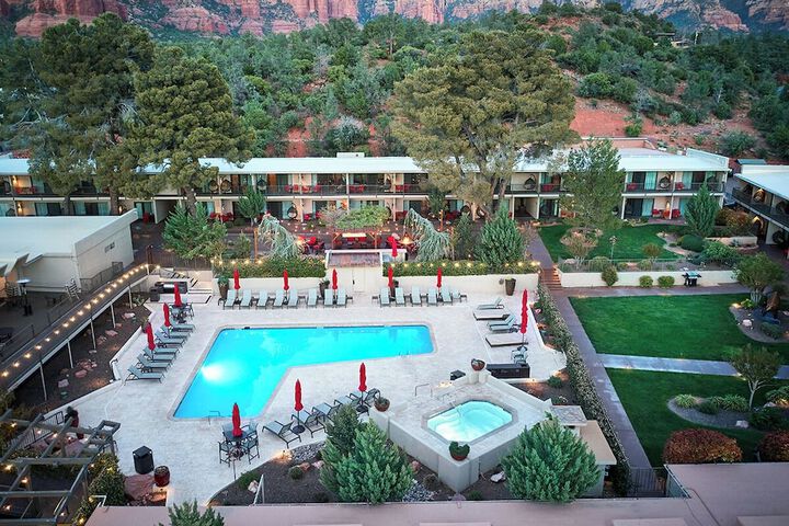 Hotel 4 of 80