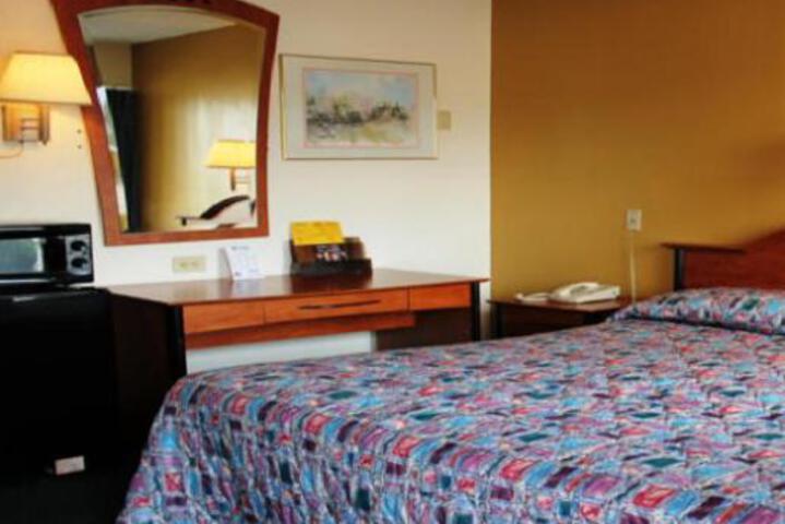 Speedway Inn