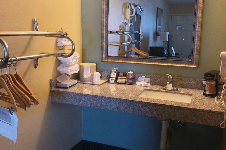 Room 20 of 27