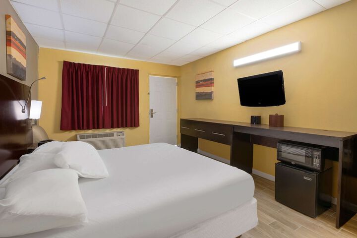 Room 19 of 30