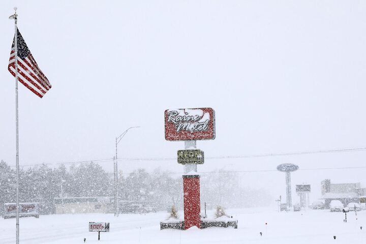 Raine Motel