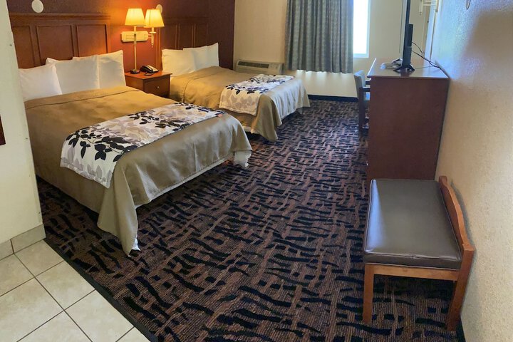 Room 27 of 31