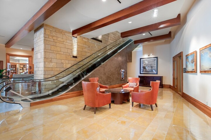 Hotel Interior 21 of 122