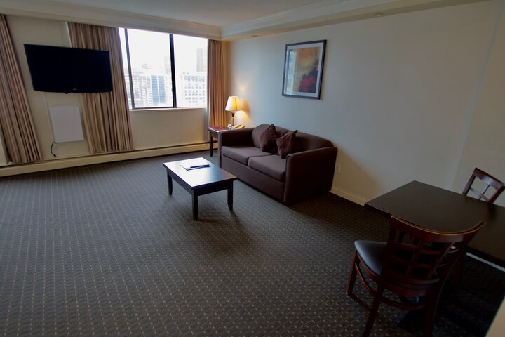 Room 102 of 242