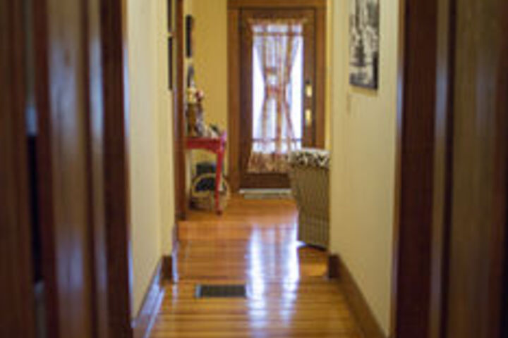 DeBourge Guesthouse