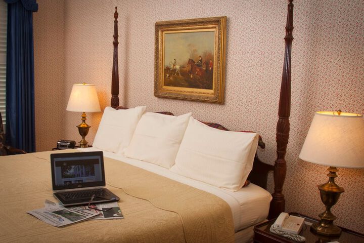 1842 Inn