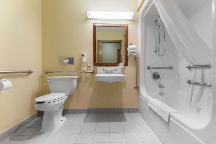 Room 35 of 51