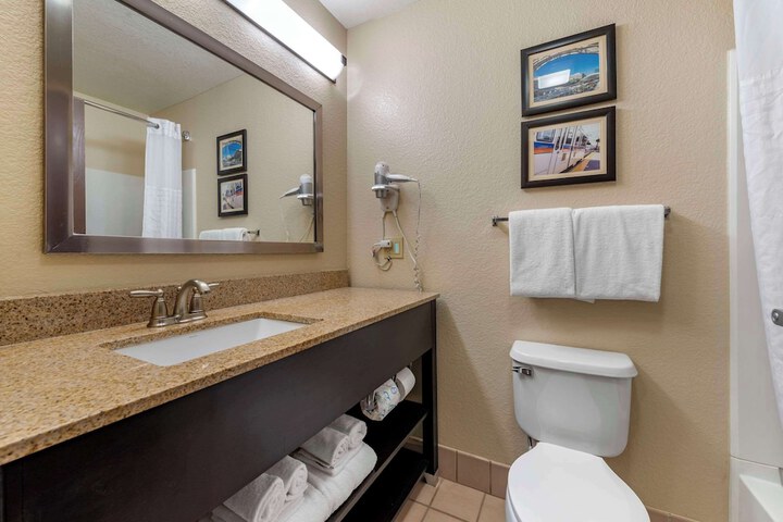 Room 15 of 32