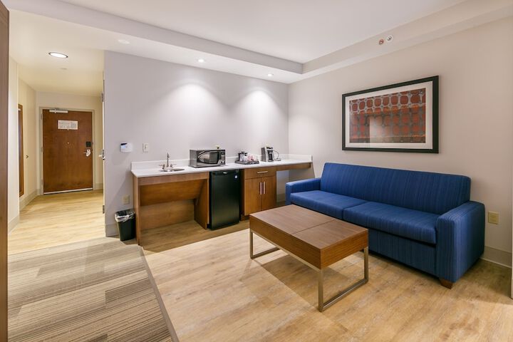 Room 40 of 67
