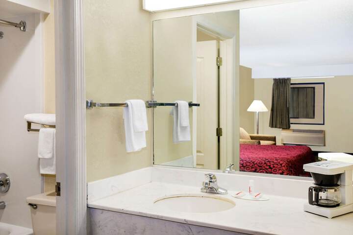 Room 15 of 30