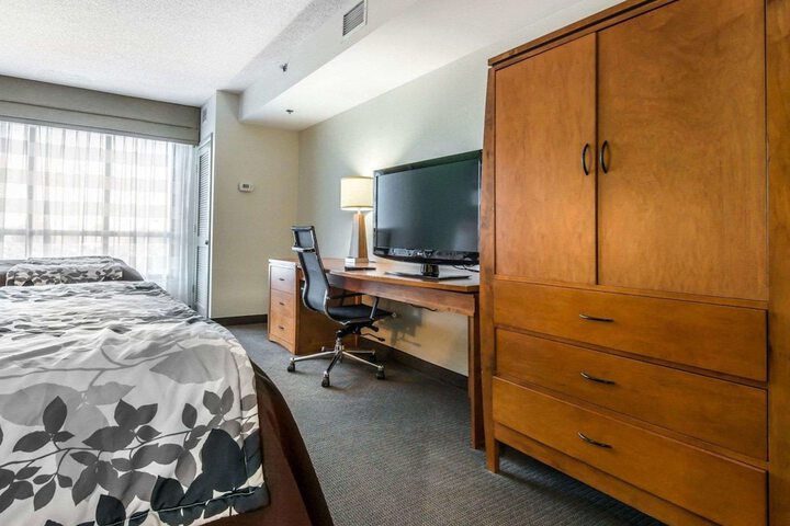 Room 32 of 72