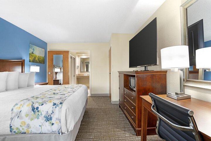 Best Western Inn & Suites - Monroe