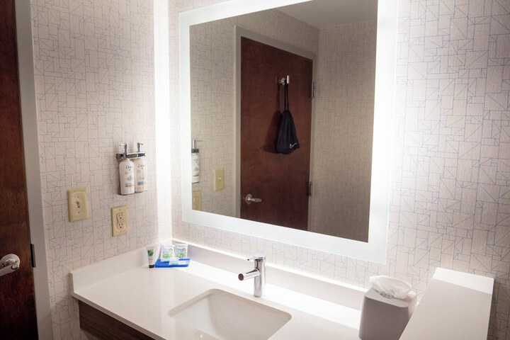 Holiday Inn Express & Suites Greenville Airport by IHG