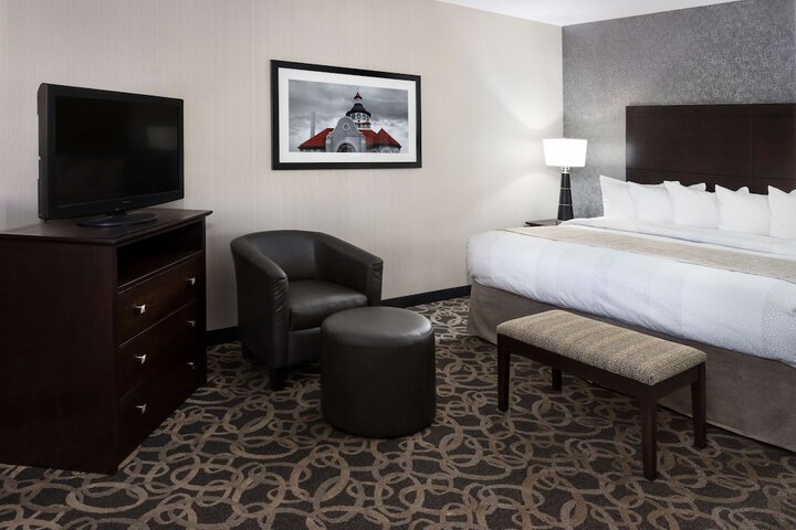 Room 11 of 30