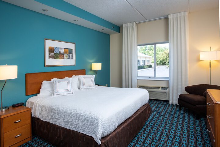 Room 9 of 25