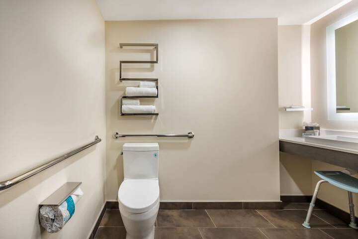 Room 10 of 48