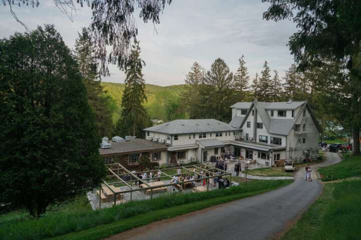 Hotel 10 of 77
