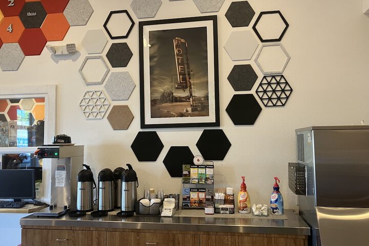 Breakfast/Coffee Service 32 of 39