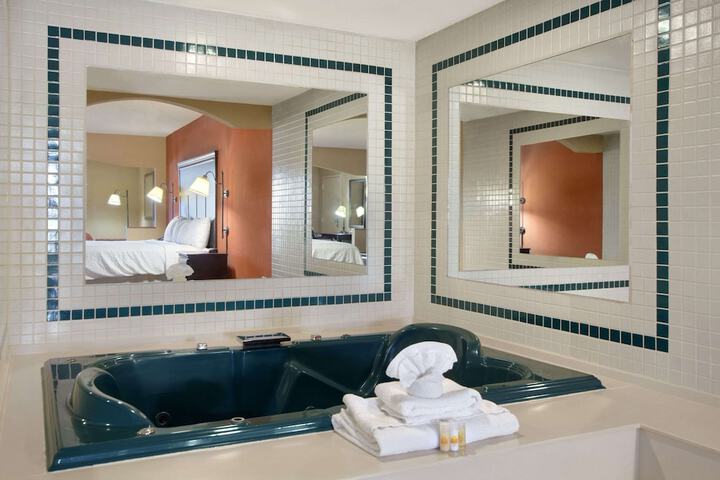 Days Inn by Wyndham Longview South