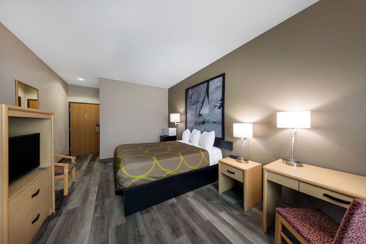 Room 25 of 41