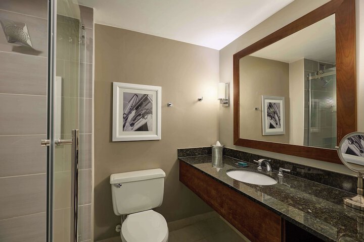 DoubleTree by Hilton Minneapolis Airport MN
