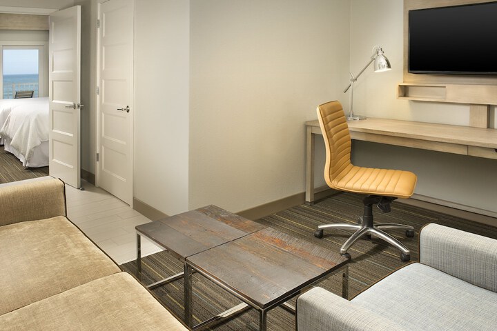 Room 14 of 38