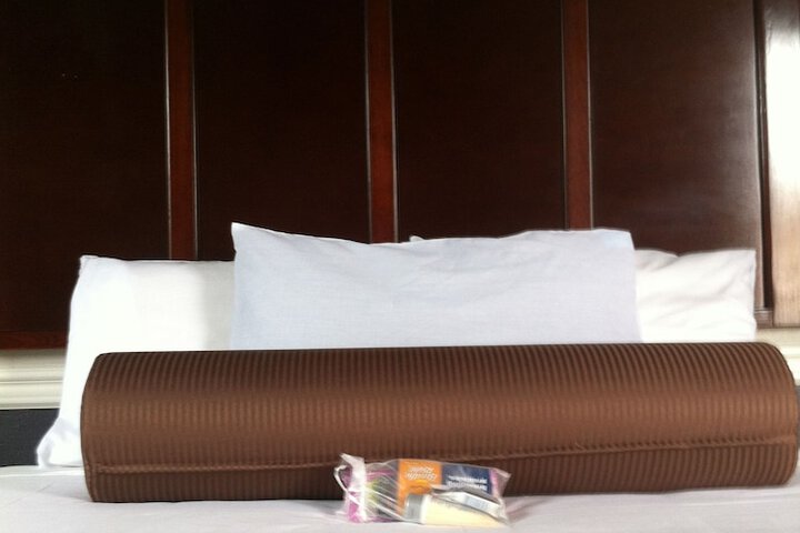 Room 10 of 16