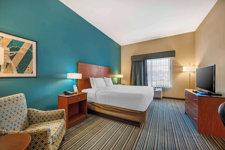 Room 32 of 45