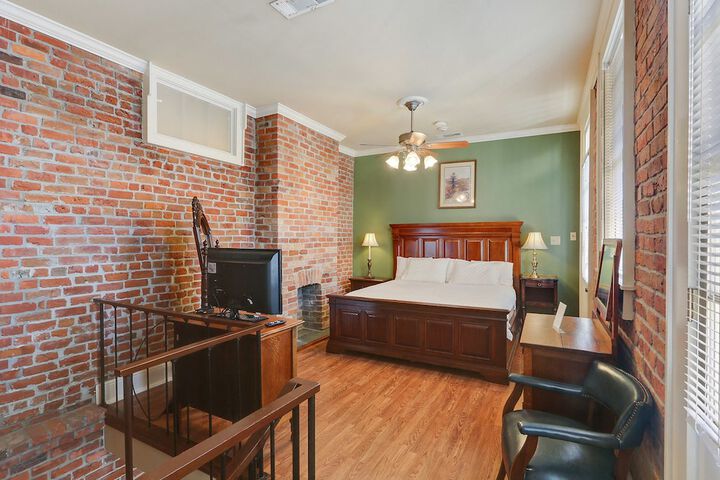 Room 50 of 82