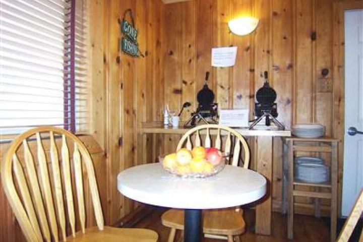 Eagle Fire Lodge & Cabins